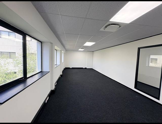 738M² OFFICE TO LET IN MIDRIDGE PARK